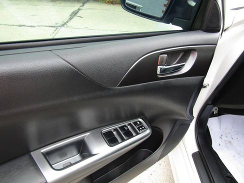 Used 2014 Subaru Impreza WRX Limited AWD/4WD image 9