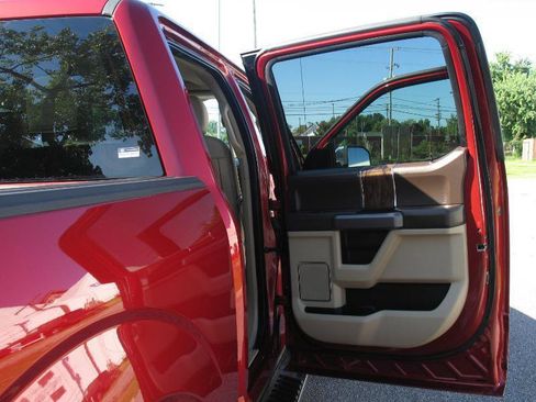 Used 2019 Ford F150 Lariat AWD/4WD image 18