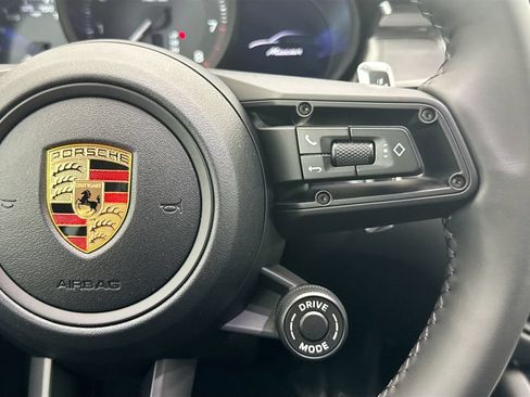 Used 2026 Porsche Macan AWD/4WD image 15