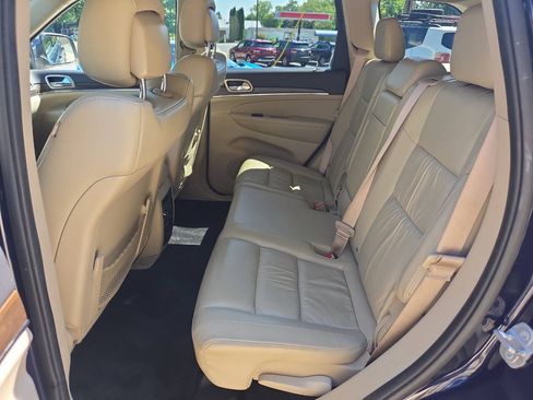 Used 2015 Jeep Grand Cherokee Limited w/ Trailer Tow Group IV AWD/4WD image 17