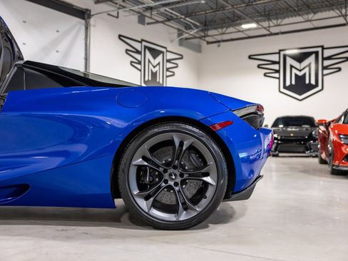 Used 2022 McLaren 720S Spider image 16