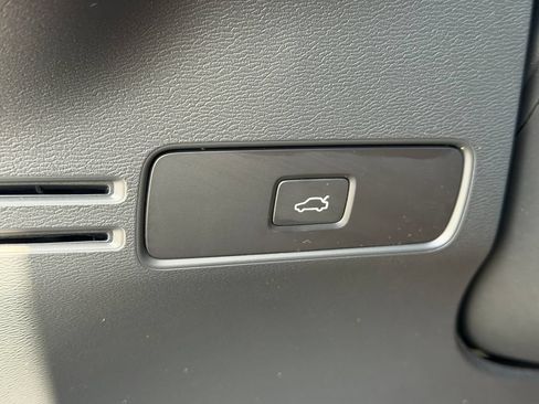 Certified 2023 Volvo C40 P8 Recharge Plus w/ Climate Package AWD/4WD image 39