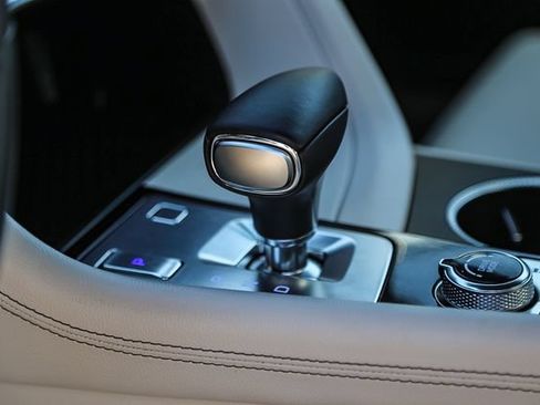 Used 2025 Genesis G70 2.5T RWD image 25