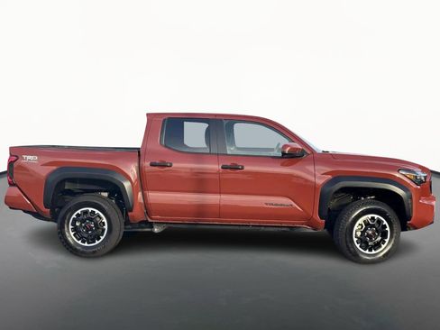 Used 2025 Toyota Tacoma TRD Off-Road image 4
