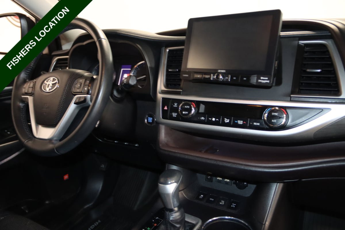 Used 2019 Toyota Highlander Limited AWD/4WD image 55