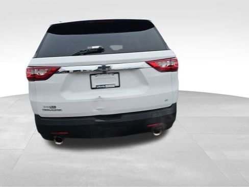 Used 2021 Chevrolet Traverse LT image 21