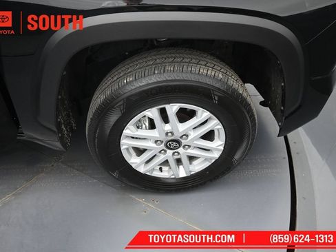 Used 2026 Toyota Tundra SR5 w/ SR5 Convenience Package AWD/4WD image 32