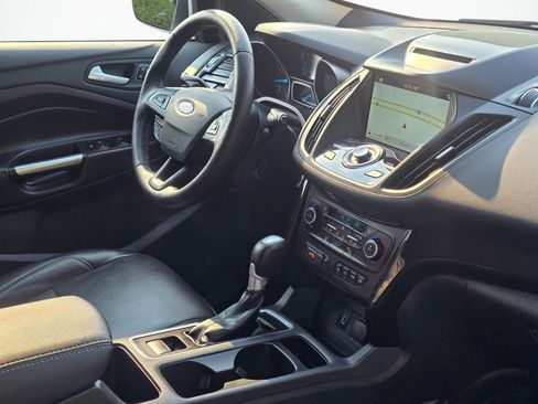 Used 2018 Ford Escape Titanium AWD/4WD image 28