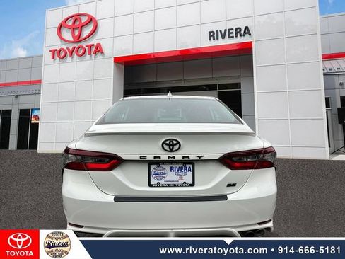 Used 2023 Toyota Camry SE FWD image 4