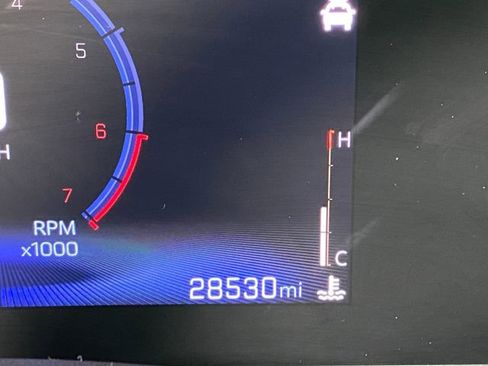 Certified 2025 Chevrolet Trax RS w/ Sunroof Package image 18