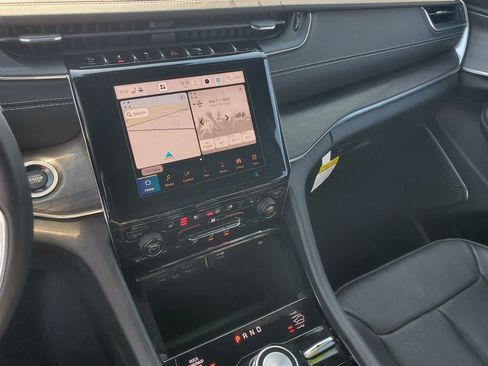 Used 2022 Jeep Grand Cherokee Overland image 19