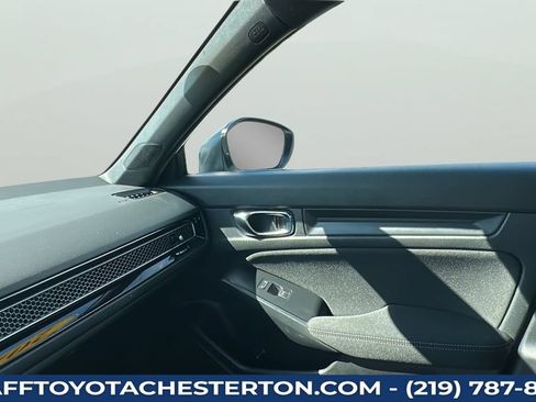 Used 2025 Honda Civic Sport image 13