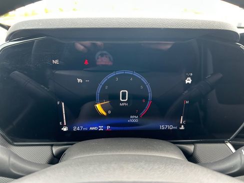 Used 2025 Chevrolet TrailBlazer LT AWD/4WD image 17