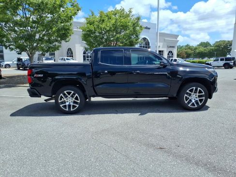 Used 2023 Chevrolet Colorado Z71 w/ Z71 Convenience Package 2 AWD/4WD image 12