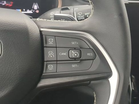 Used 2025 Jeep Grand Cherokee L Laredo w/ Luxury Tech Group I AWD/4WD image 32