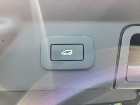 Used 2026 Land Rover Range Rover Velar Dynamic SE AWD/4WD image 14