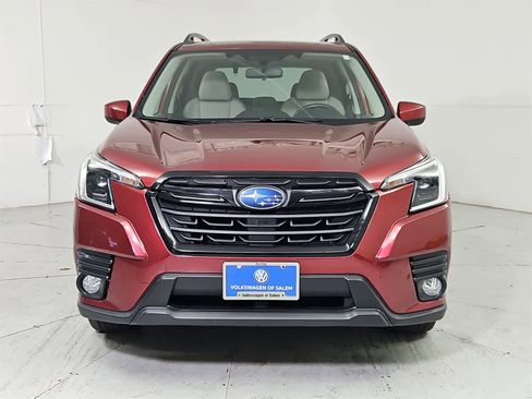 Used 2022 Subaru Forester Premium image 9