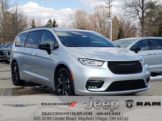 New 2026 Chrysler Pacifica Limited w/ S Appearance Package FWD video 1