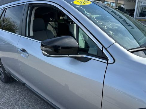 Used 2025 Subaru Outback Limited image 16