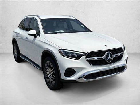 Used 2025 Mercedes-Benz GLC 300 image 3