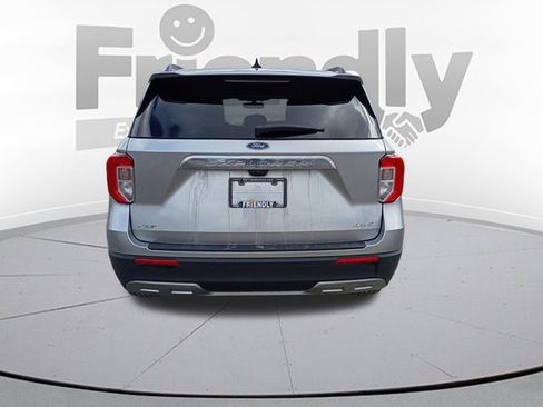 Used 2022 Ford Explorer XLT w/ Equipment Group 202A AWD/4WD image 5