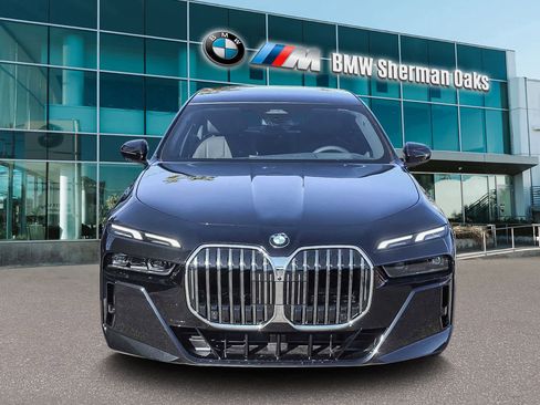 New 2026 BMW 740i w/ Premium Package image 2