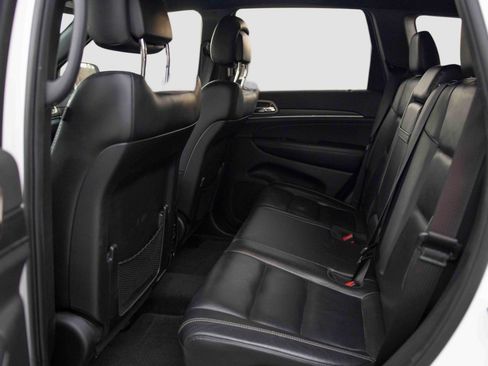 Used 2017 Jeep Grand Cherokee Limited image 14