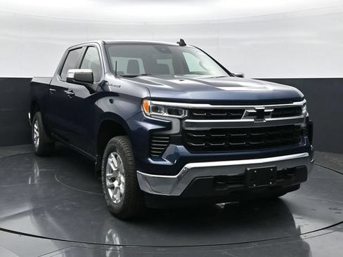 Used 2023 Chevrolet Silverado 1500 LT AWD/4WD image 4