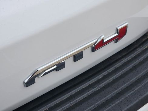 Used 2024 GMC Yukon AT4 w/ Technology Package image 10