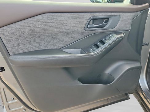 Used 2021 Nissan Rogue S image 18