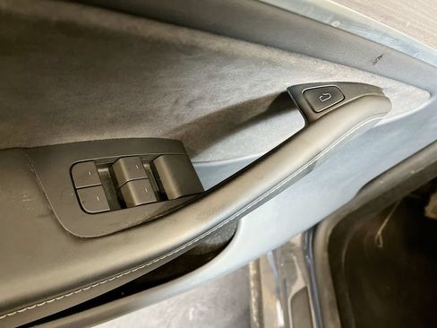 Used 2023 Tesla Model Y Long Range AWD/4WD image 16