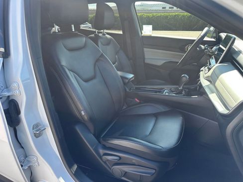 Used 2025 Jeep Compass Limited image 35