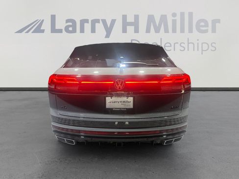 Used 2024 Volkswagen Atlas Cross Sport SEL Premium R-Line image 4