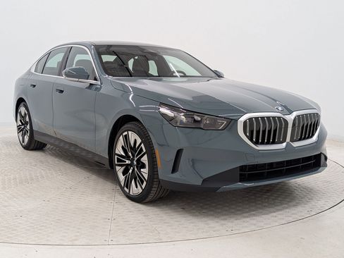 New 2026 BMW 530i w/ Premium Package RWD image 7