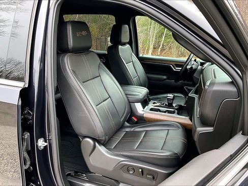 Used 2023 Chevrolet Silverado 1500 High Country w/ Z71 Off-Road Package AWD/4WD image 8