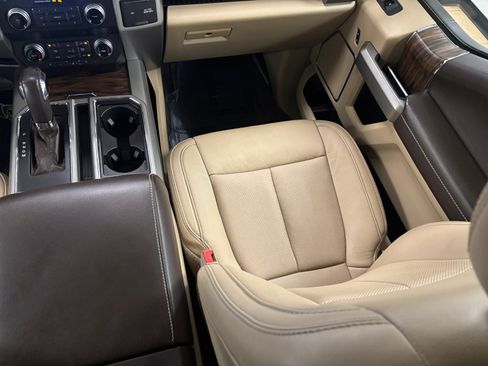 Used 2019 Ford F150 Lariat w/ Equipment Group 502A Luxury AWD/4WD image 16