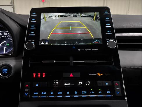 Used 2019 Toyota Avalon XSE w/ All Weather Liner Package FWD image 10