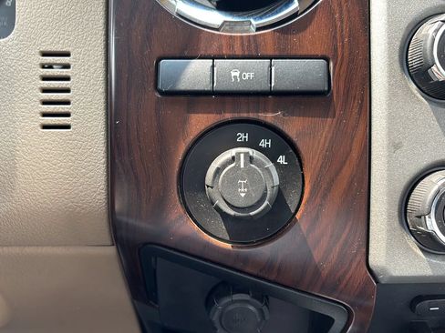 Used 2016 Ford F250 Lariat w/ Lariat Ultimate Package AWD/4WD image 27