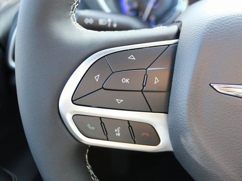 New 2026 Chrysler Pacifica Select image 14