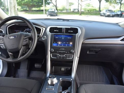 Used 2020 Ford Fusion SE FWD image 56