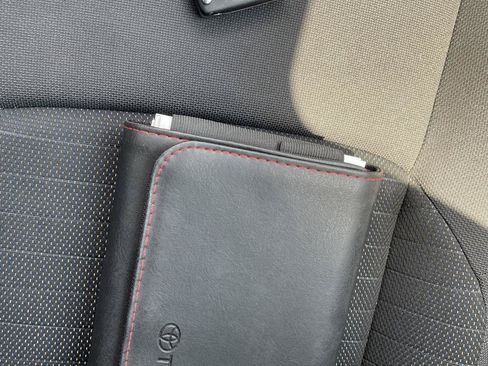 Used 2021 Toyota Corolla SE w/ Carpet Mat Package (TMS) FWD image 29