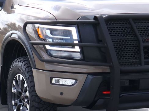 Used 2021 Nissan Titan PRO-4X w/ Pro-4x Convenience Package image 7