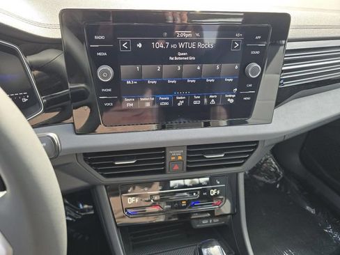 New 2026 Volkswagen Jetta SE FWD image 16
