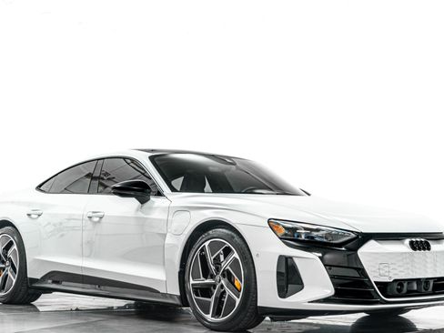 Used 2023 Audi RS e-tron GT w/ Carbon Performance Package AWD/4WD image 33