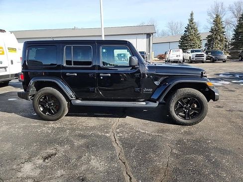 Used 2021 Jeep Wrangler Unlimited Sahara image 4