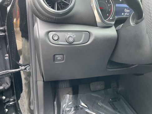 Used 2024 Chevrolet Blazer LT w/ Convenience Package image 9