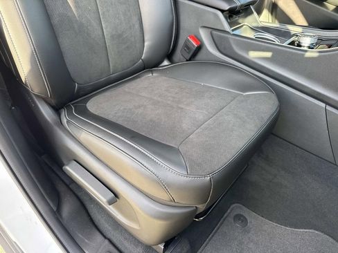 New 2025 Jeep Grand Cherokee Altitude image 24