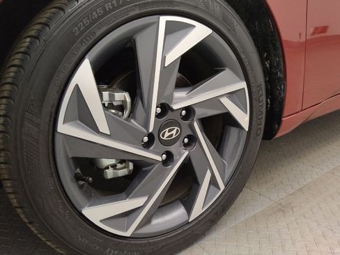 Used 2025 Hyundai Elantra Sport image 31