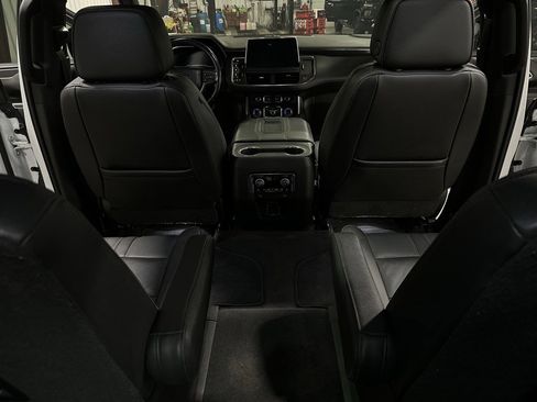 Used 2022 Chevrolet Tahoe RST w/ Luxury Package image 38