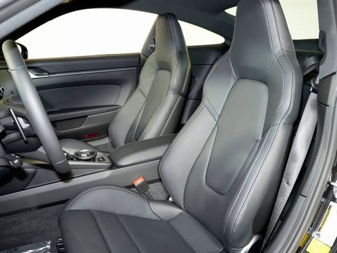 New 2026 Porsche 911 Carrera image 5